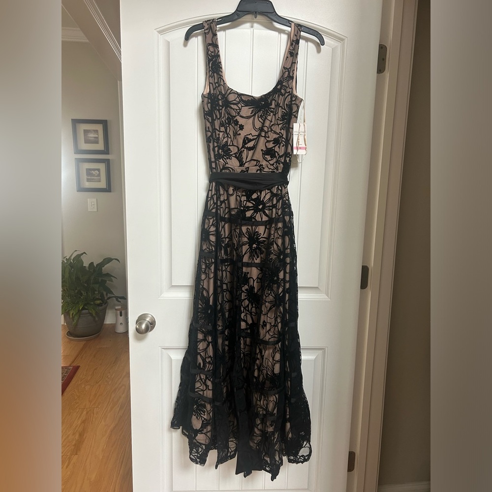 Taylor dress, size 10, black and tan